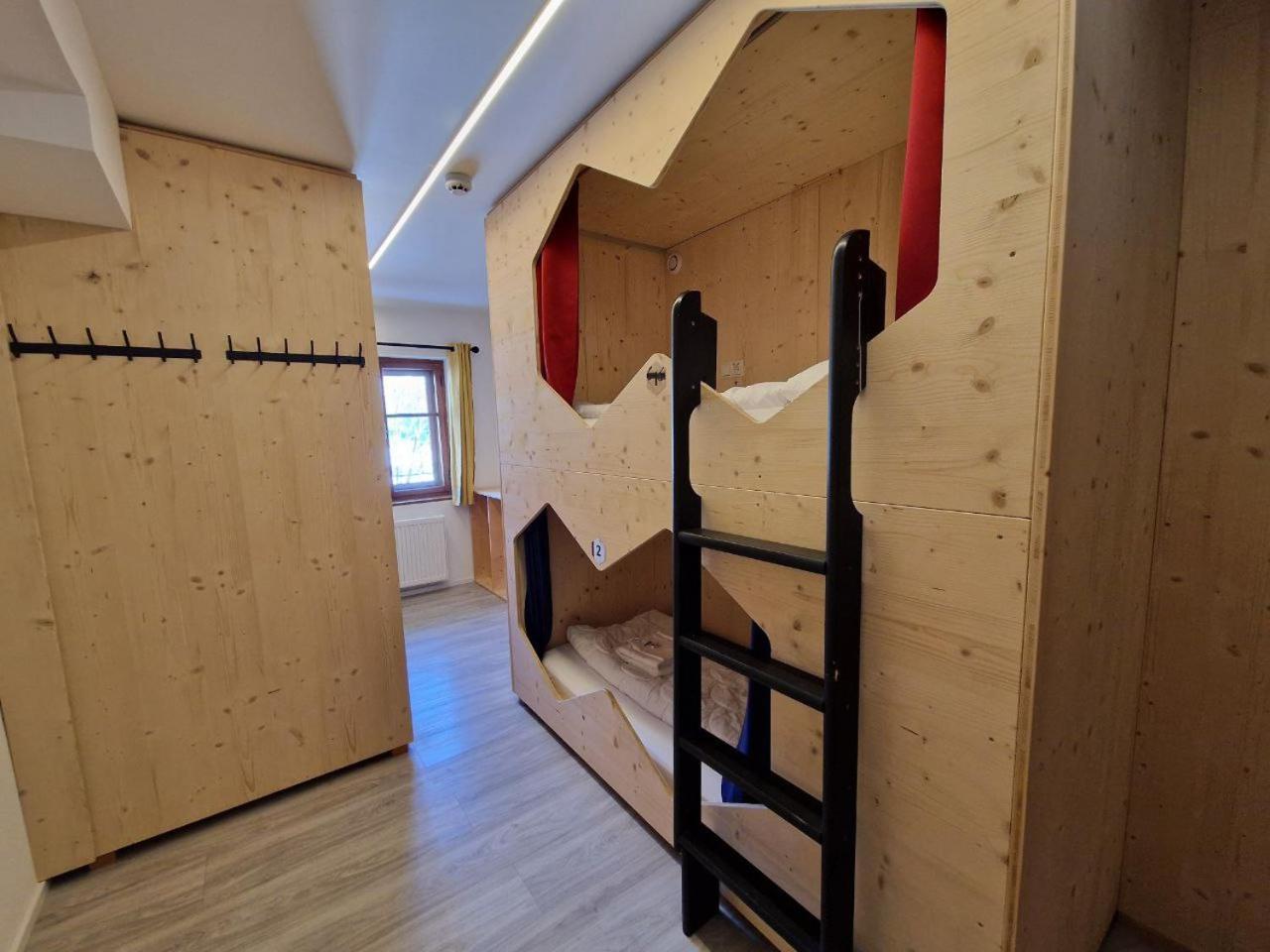Stanton Hostel St. Anton am Arlberg Zewnętrze zdjęcie